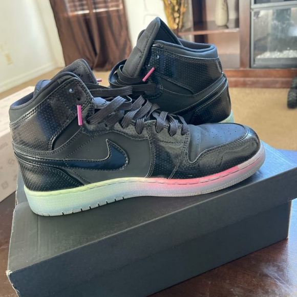 Nike size 7.5 men - Picture 2 of 2